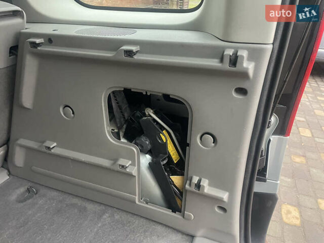 Серый Рено Кенгу, объемом двигателя 1.6 л и пробегом 220 тыс. км за 6950 $, фото 25 на Automoto.ua
