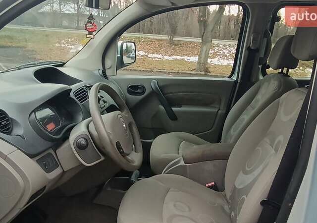 Серый Рено Кенгу, объемом двигателя 1.5 л и пробегом 250 тыс. км за 6900 $, фото 12 на Automoto.ua