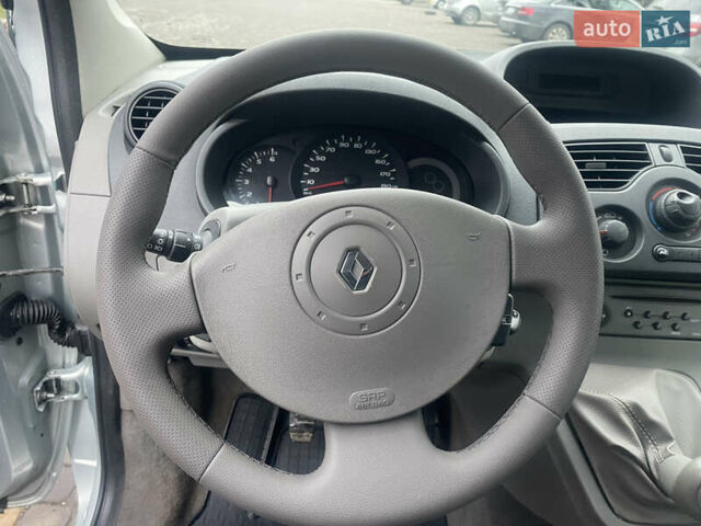 Серый Рено Кенгу, объемом двигателя 1.6 л и пробегом 220 тыс. км за 6950 $, фото 16 на Automoto.ua