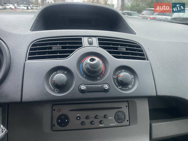 Серый Рено Кенгу, объемом двигателя 1.6 л и пробегом 220 тыс. км за 6950 $, фото 14 на Automoto.ua