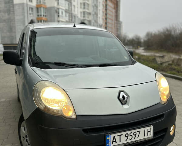 Серый Рено Кенгу, объемом двигателя 1.5 л и пробегом 275 тыс. км за 6700 $, фото 2 на Automoto.ua
