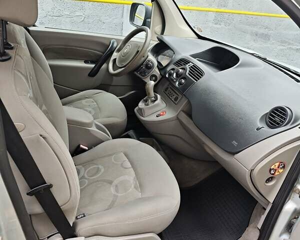 Сірий Рено Кєнгу, об'ємом двигуна 1.46 л та пробігом 274 тис. км за 6200 $, фото 7 на Automoto.ua