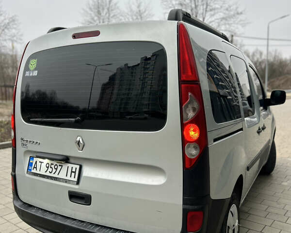 Серый Рено Кенгу, объемом двигателя 1.5 л и пробегом 275 тыс. км за 6700 $, фото 14 на Automoto.ua