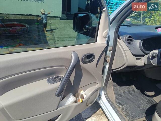 Серый Рено Кенгу, объемом двигателя 1.5 л и пробегом 240 тыс. км за 6100 $, фото 8 на Automoto.ua