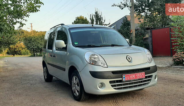 Сірий Рено Кєнгу, об'ємом двигуна 1.6 л та пробігом 190 тис. км за 7999 $, фото 9 на Automoto.ua