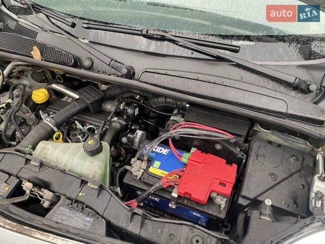 Серый Рено Кенгу, объемом двигателя 1.5 л и пробегом 340 тыс. км за 5300 $, фото 8 на Automoto.ua