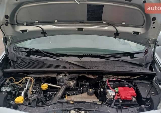 Серый Рено Кенгу, объемом двигателя 1.5 л и пробегом 250 тыс. км за 6900 $, фото 18 на Automoto.ua