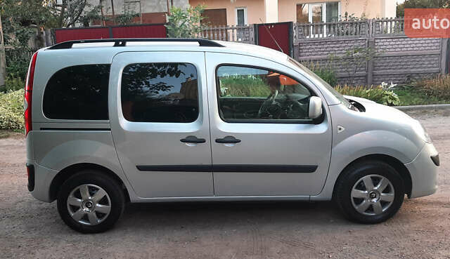 Серый Рено Кенгу, объемом двигателя 1.6 л и пробегом 190 тыс. км за 7750 $, фото 47 на Automoto.ua