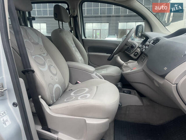 Серый Рено Кенгу, объемом двигателя 1.6 л и пробегом 220 тыс. км за 6950 $, фото 19 на Automoto.ua