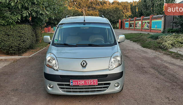 Серый Рено Кенгу, объемом двигателя 1.6 л и пробегом 190 тыс. км за 7998 $, фото 6 на Automoto.ua