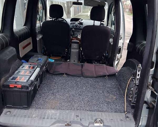 Серый Рено Кенгу, объемом двигателя 1.46 л и пробегом 256 тыс. км за 7700 $, фото 5 на Automoto.ua