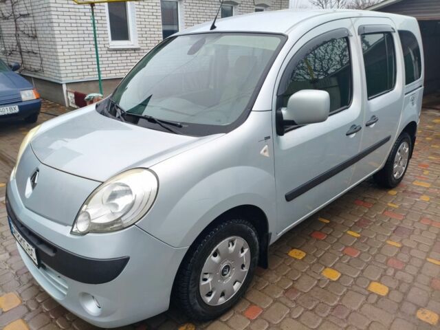 Серый Рено Кенгу, объемом двигателя 1.5 л и пробегом 260 тыс. км за 7300 $, фото 6 на Automoto.ua