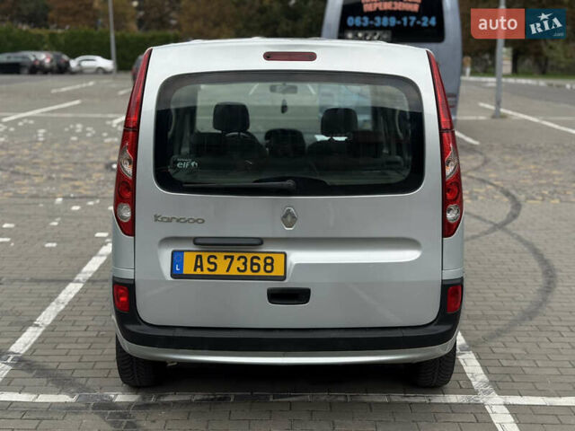 Серый Рено Кенгу, объемом двигателя 1.5 л и пробегом 230 тыс. км за 7600 $, фото 4 на Automoto.ua