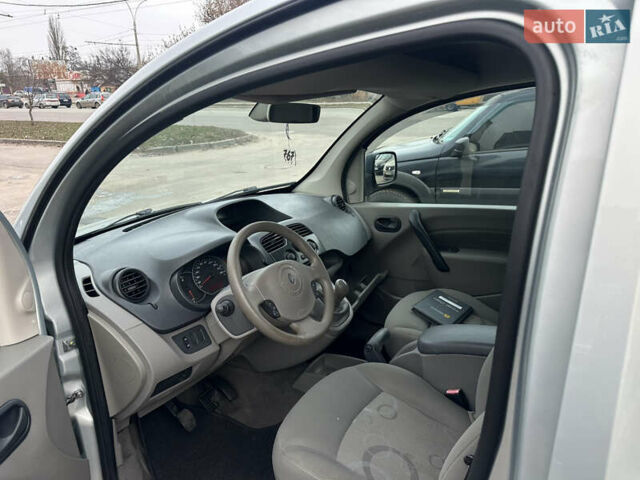 Сірий Рено Кєнгу, об'ємом двигуна 1.6 л та пробігом 168 тис. км за 7500 $, фото 7 на Automoto.ua