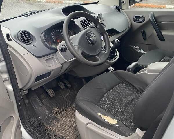 Серый Рено Кенгу, объемом двигателя 1.5 л и пробегом 340 тыс. км за 5300 $, фото 6 на Automoto.ua