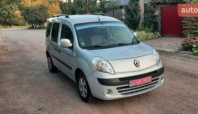 Серый Рено Кенгу, объемом двигателя 1.6 л и пробегом 190 тыс. км за 7750 $, фото 45 на Automoto.ua