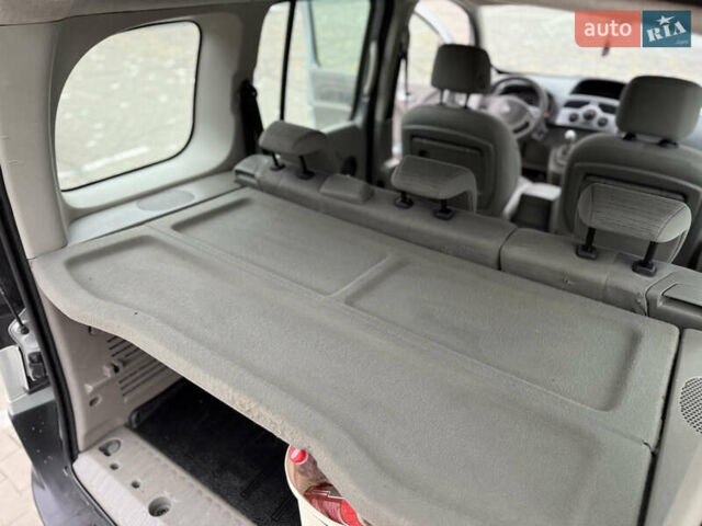 Серый Рено Кенгу, объемом двигателя 1.5 л и пробегом 230 тыс. км за 7600 $, фото 17 на Automoto.ua