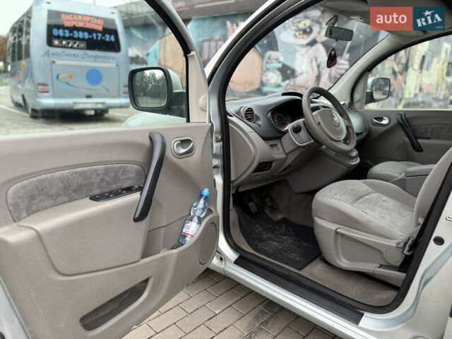 Серый Рено Кенгу, объемом двигателя 1.5 л и пробегом 230 тыс. км за 7600 $, фото 5 на Automoto.ua