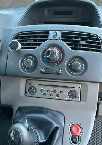 Серый Рено Кенгу, объемом двигателя 1.46 л и пробегом 306 тыс. км за 6000 $, фото 9 на Automoto.ua