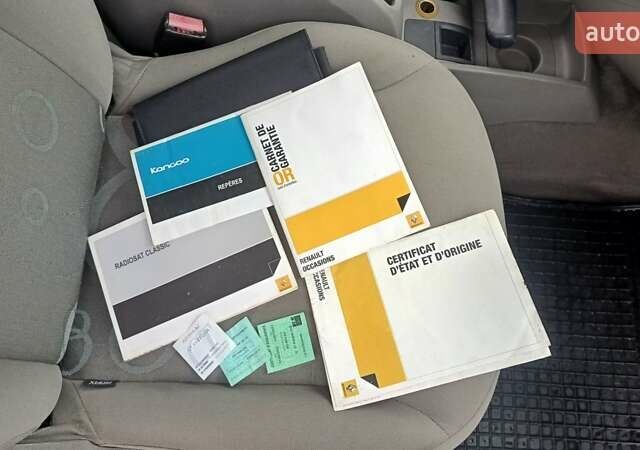 Серый Рено Кенгу, объемом двигателя 1.5 л и пробегом 250 тыс. км за 6900 $, фото 19 на Automoto.ua