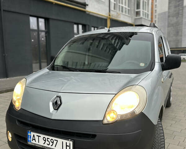 Серый Рено Кенгу, объемом двигателя 1.5 л и пробегом 275 тыс. км за 6700 $, фото 4 на Automoto.ua