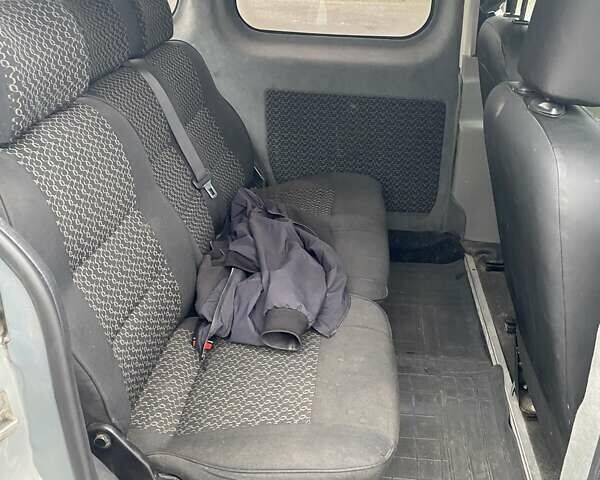 Серый Рено Кенгу, объемом двигателя 1.5 л и пробегом 340 тыс. км за 5500 $, фото 5 на Automoto.ua