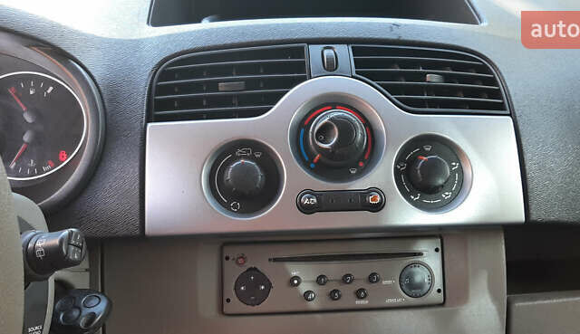 Сірий Рено Кєнгу, об'ємом двигуна 1.6 л та пробігом 190 тис. км за 7999 $, фото 44 на Automoto.ua