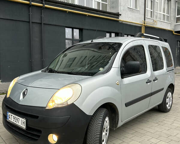 Серый Рено Кенгу, объемом двигателя 1.5 л и пробегом 275 тыс. км за 6700 $, фото 5 на Automoto.ua