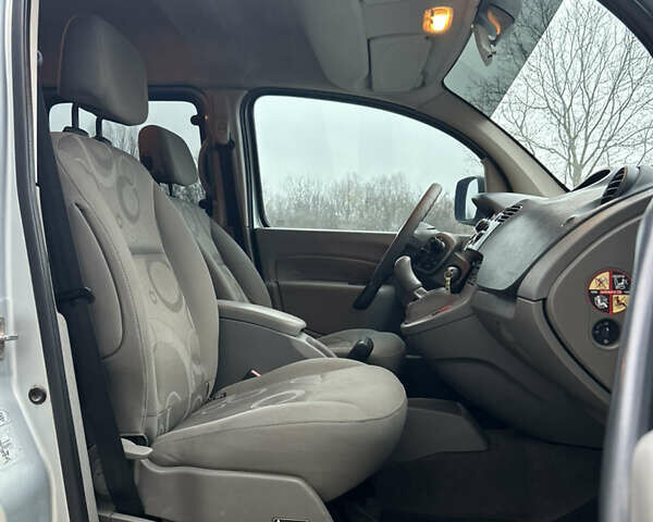 Серый Рено Кенгу, объемом двигателя 1.5 л и пробегом 275 тыс. км за 6700 $, фото 25 на Automoto.ua