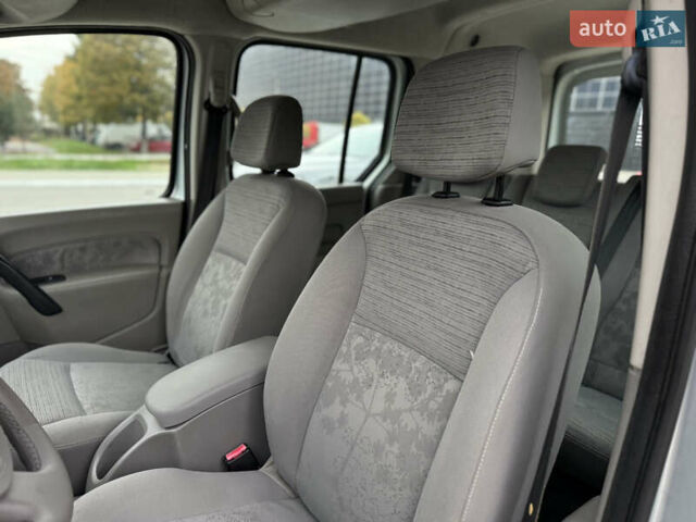 Серый Рено Кенгу, объемом двигателя 1.5 л и пробегом 230 тыс. км за 7600 $, фото 7 на Automoto.ua