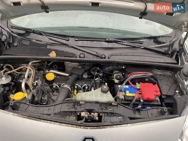 Серый Рено Кенгу, объемом двигателя 1.5 л и пробегом 340 тыс. км за 5300 $, фото 10 на Automoto.ua