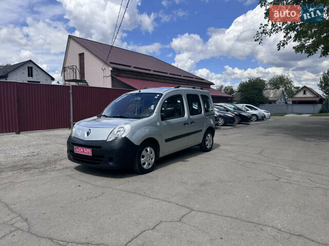 Серый Рено Кенгу, объемом двигателя 1.6 л и пробегом 240 тыс. км за 6790 $, фото 3 на Automoto.ua