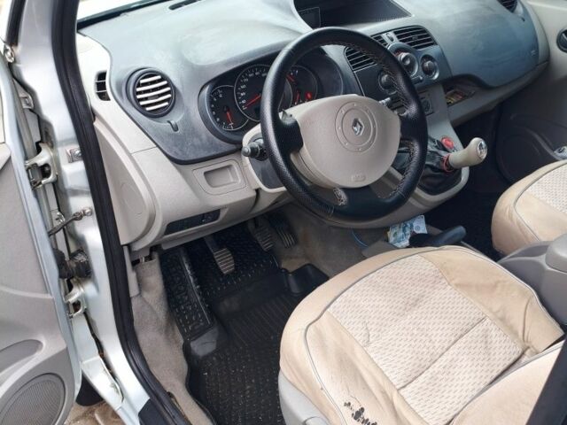 Серый Рено Кенгу, объемом двигателя 1.5 л и пробегом 260 тыс. км за 7300 $, фото 1 на Automoto.ua