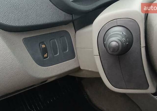 Серый Рено Кенгу, объемом двигателя 1.5 л и пробегом 250 тыс. км за 6900 $, фото 14 на Automoto.ua