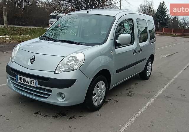 Серый Рено Кенгу, объемом двигателя 1.5 л и пробегом 250 тыс. км за 6900 $, фото 3 на Automoto.ua