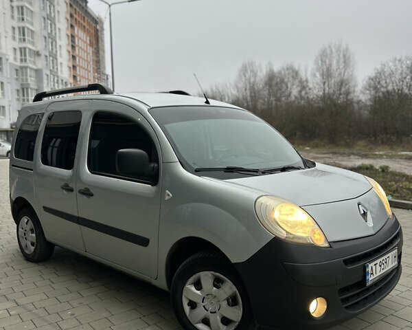 Серый Рено Кенгу, объемом двигателя 1.5 л и пробегом 275 тыс. км за 6700 $, фото 19 на Automoto.ua