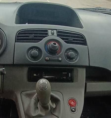 Серый Рено Кенгу, объемом двигателя 1.5 л и пробегом 250 тыс. км за 6900 $, фото 15 на Automoto.ua