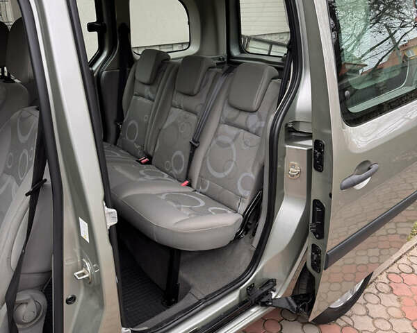 Серый Рено Кенгу, объемом двигателя 1.46 л и пробегом 137 тыс. км за 7500 $, фото 17 на Automoto.ua