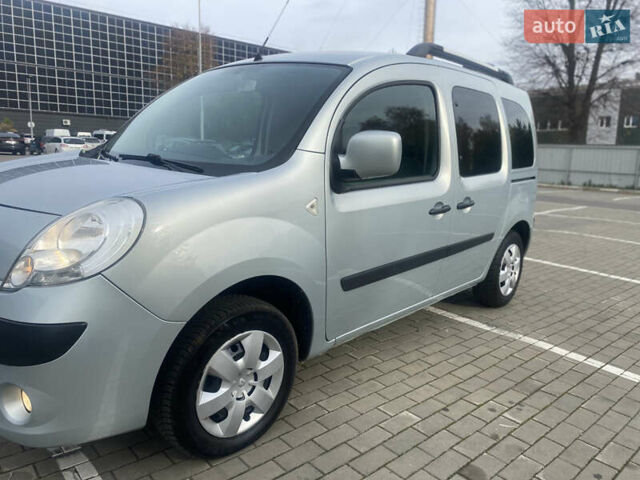 Серый Рено Кенгу, объемом двигателя 1.6 л и пробегом 230 тыс. км за 7450 $, фото 10 на Automoto.ua