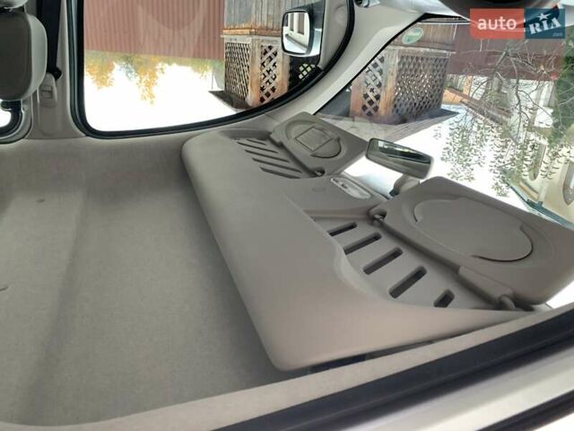 Рено Кєнгу 2010 у Івано-Франківську на Automoto.ua Сірий Рено Кєнгу, об'ємом двигуна 1.6 л та пробігом 220 тис. км за 7700 $, фото 48 на Automoto.ua