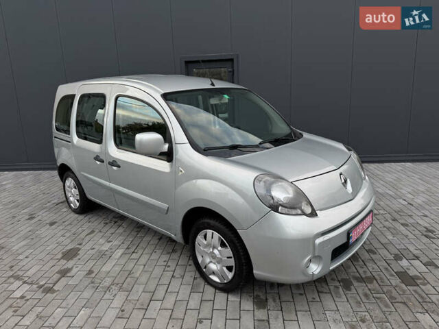 Рено Кенгу 2010 в Ровно на Automoto.ua Серый Рено Кенгу, объемом двигателя 1.5 л и пробегом 220 тыс. км за 8499 $, фото 7 на Automoto.ua