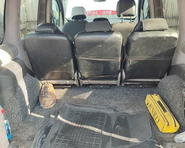 Серый Рено Кенгу, объемом двигателя 1.5 л и пробегом 290 тыс. км за 4800 $, фото 5 на Automoto.ua