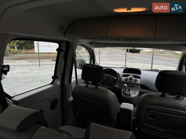 Рено Кенгу 2010 в Ровно на Automoto.ua Серый Рено Кенгу, объемом двигателя 1.5 л и пробегом 220 тыс. км за 8499 $, фото 24 на Automoto.ua