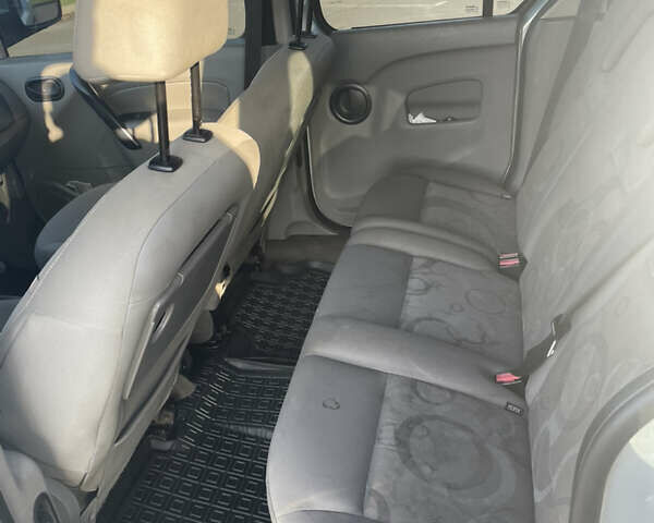 Серый Рено Кенгу, объемом двигателя 1.5 л и пробегом 239 тыс. км за 8000 $, фото 21 на Automoto.ua