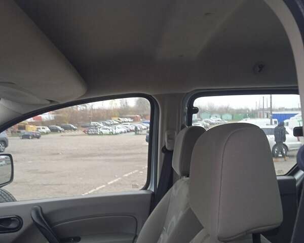 Серый Рено Кенгу, объемом двигателя 1.5 л и пробегом 223 тыс. км за 7500 $, фото 11 на Automoto.ua