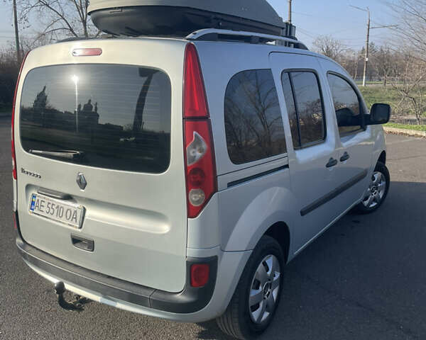 Серый Рено Кенгу, объемом двигателя 1.5 л и пробегом 239 тыс. км за 8000 $, фото 24 на Automoto.ua