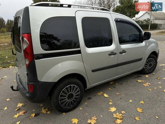 Рено Кенгу 2010 в Красноград на Automoto.ua Серый Рено Кенгу, объемом двигателя 1.5 л и пробегом 217 тыс. км за 6400 $, фото 5 на Automoto.ua