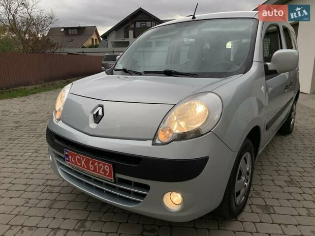 Рено Кєнгу 2010 у Івано-Франківську на Automoto.ua Сірий Рено Кєнгу, об'ємом двигуна 1.6 л та пробігом 220 тис. км за 7700 $, фото 15 на Automoto.ua