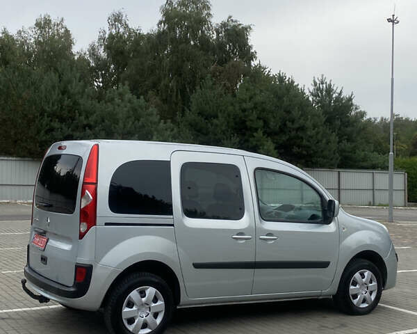 Серый Рено Кенгу, объемом двигателя 1.5 л и пробегом 256 тыс. км за 7650 $, фото 4 на Automoto.ua