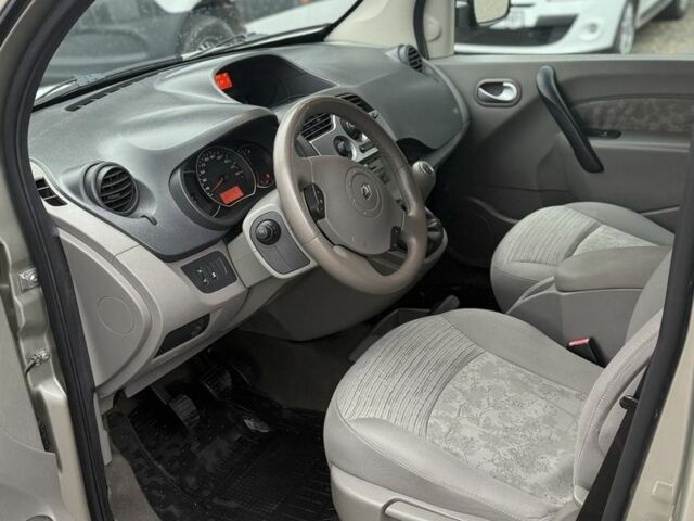 Серый Рено Кенгу, объемом двигателя 1.5 л и пробегом 233 тыс. км за 7400 $, фото 7 на Automoto.ua